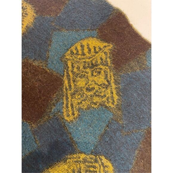 Vintage Fendi scarf Roman heads - Picture 5 of 7